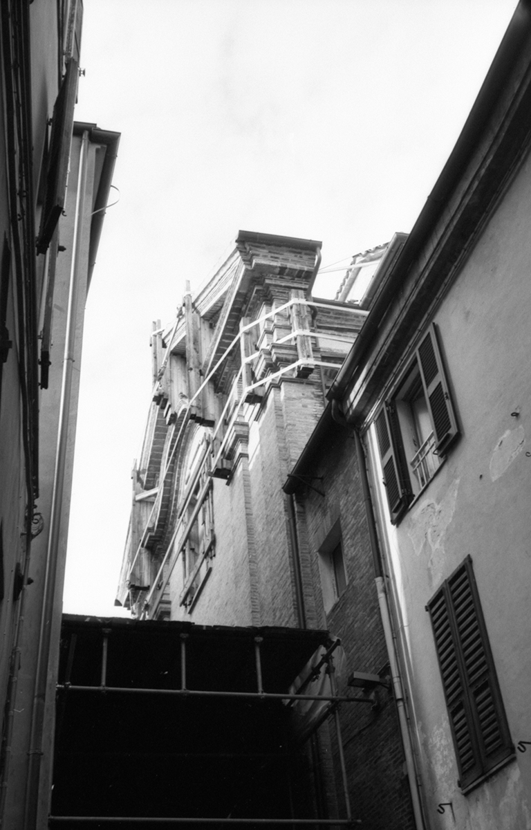 Che peccato che tu lo veda in cantiere