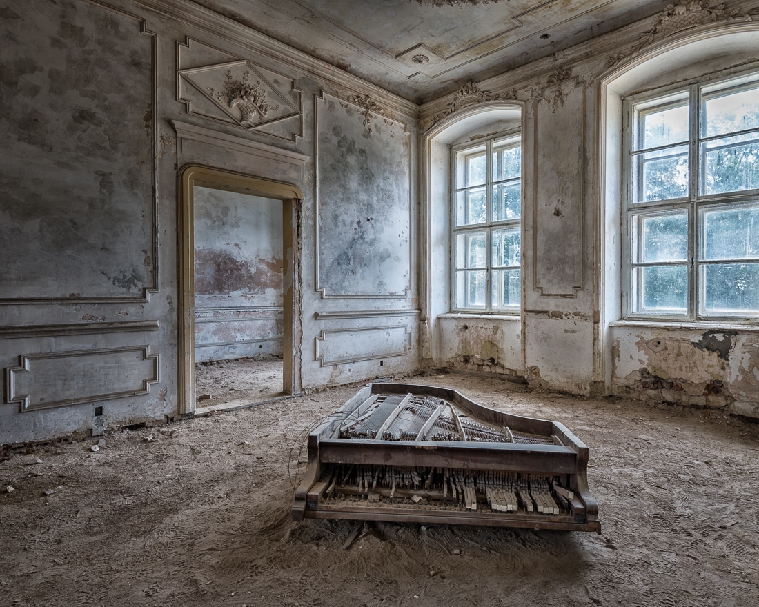 Broken Piano