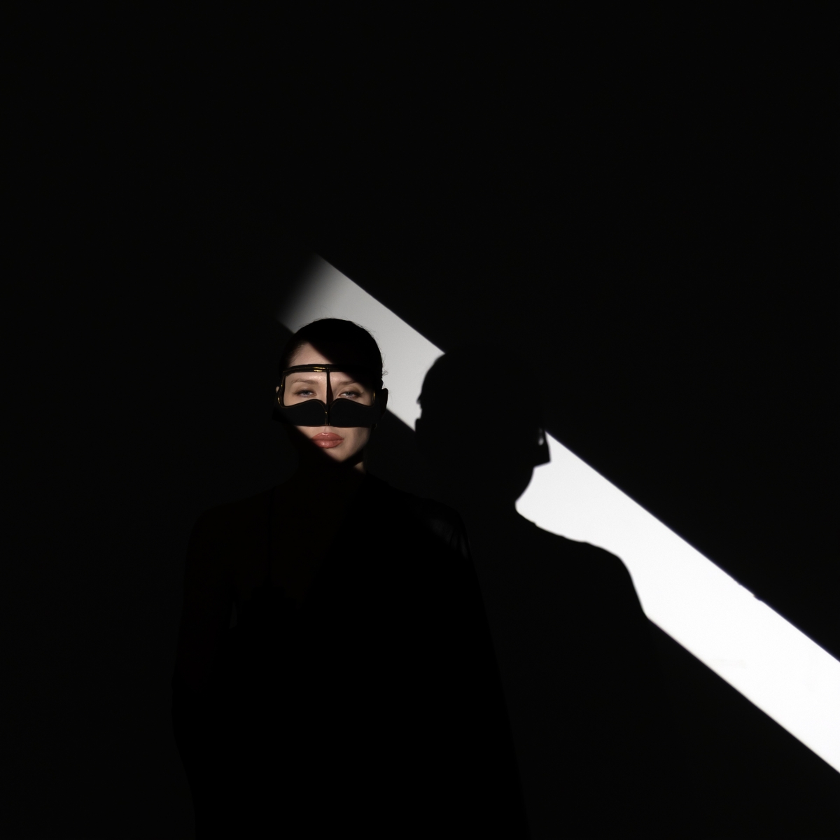 B E H I N D - E V E R Y  - W O M A N