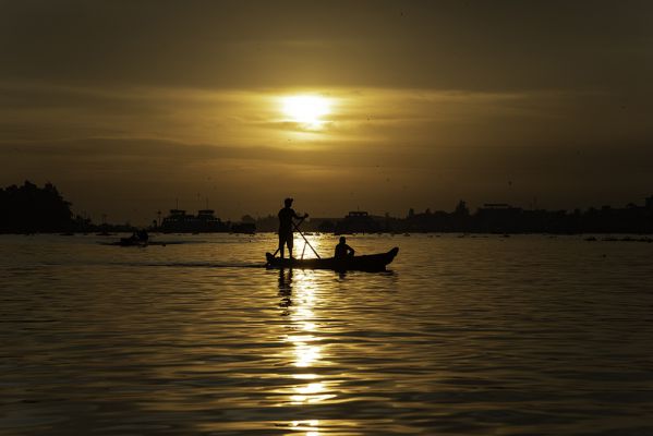 An ordinary day along the Mekong River
